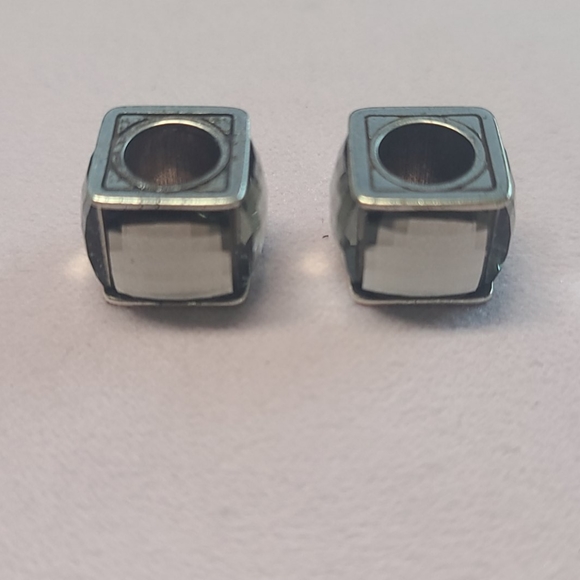 Brighton Ice Cube Bead Silver-Gray - Picture 2 of 2